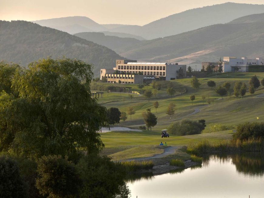 Rusticae Castillo de Gorraiz hotel en Pamplona con campo de golf
